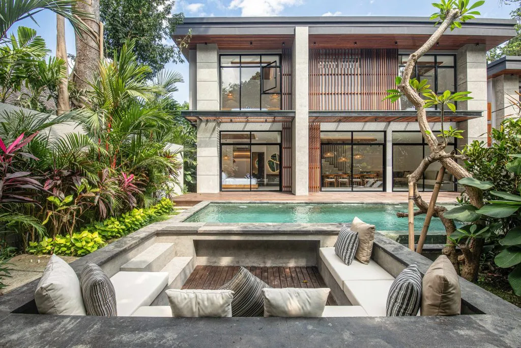 Desain Villa Bali dengan Private Garden
