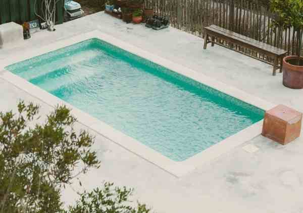 desain kolam renang minimalis